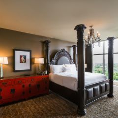 Master Suite With King Bed